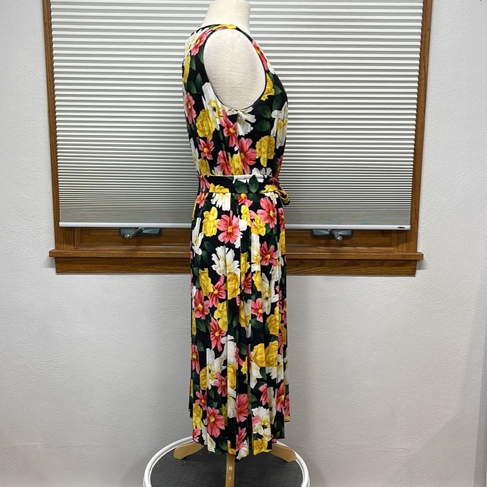 T Tahari Black Floral Print Sleeveless Pleated Belted Midi Dress Size Medium - Picture 5 of 12